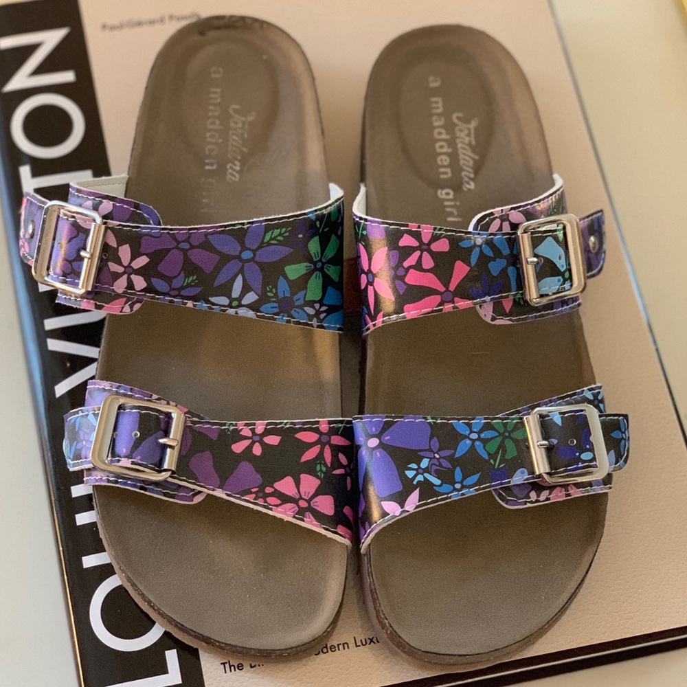 Madden girl sandals
